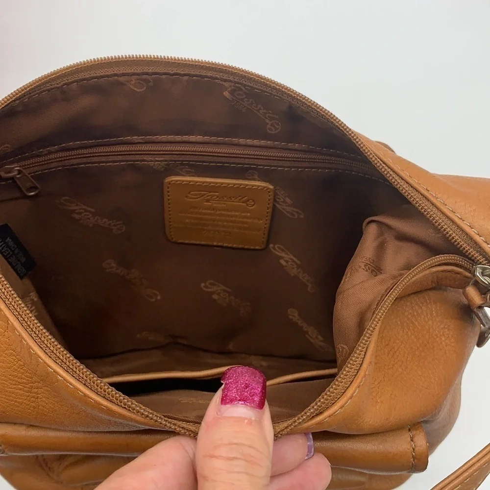 Fossil Tan Leather Hobo Bag no 75082. FP1404